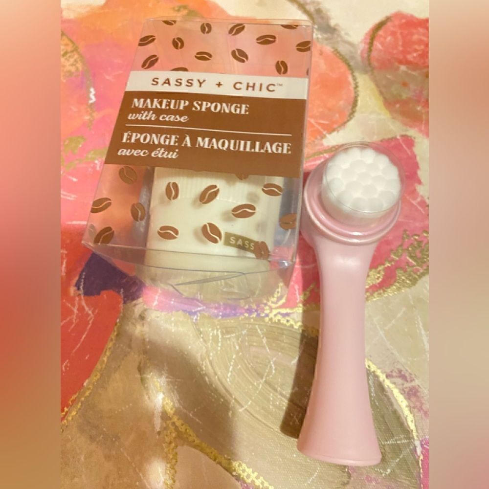 🎁Sassy +Chic Make Up Sponge with case and Facial Duo face Brush pink Reusable💥